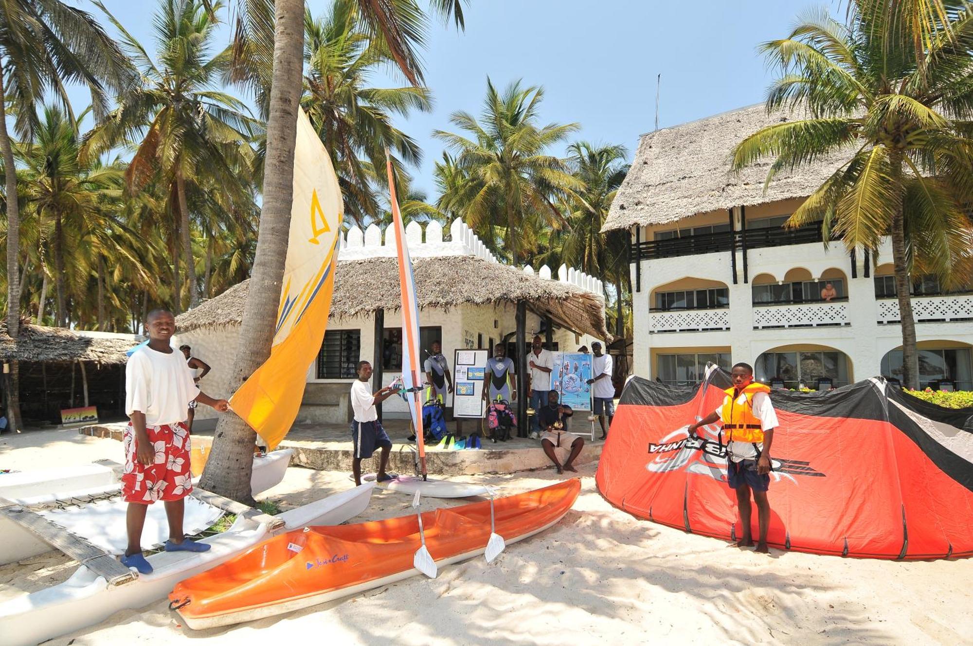 Southern Palms Beach Resort Diani Beach Exterior photo